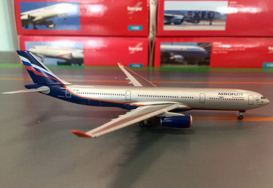 1:500 Herpa SU AIRBUS A330-300 Passenger Airplane Diecast Aircraft Model