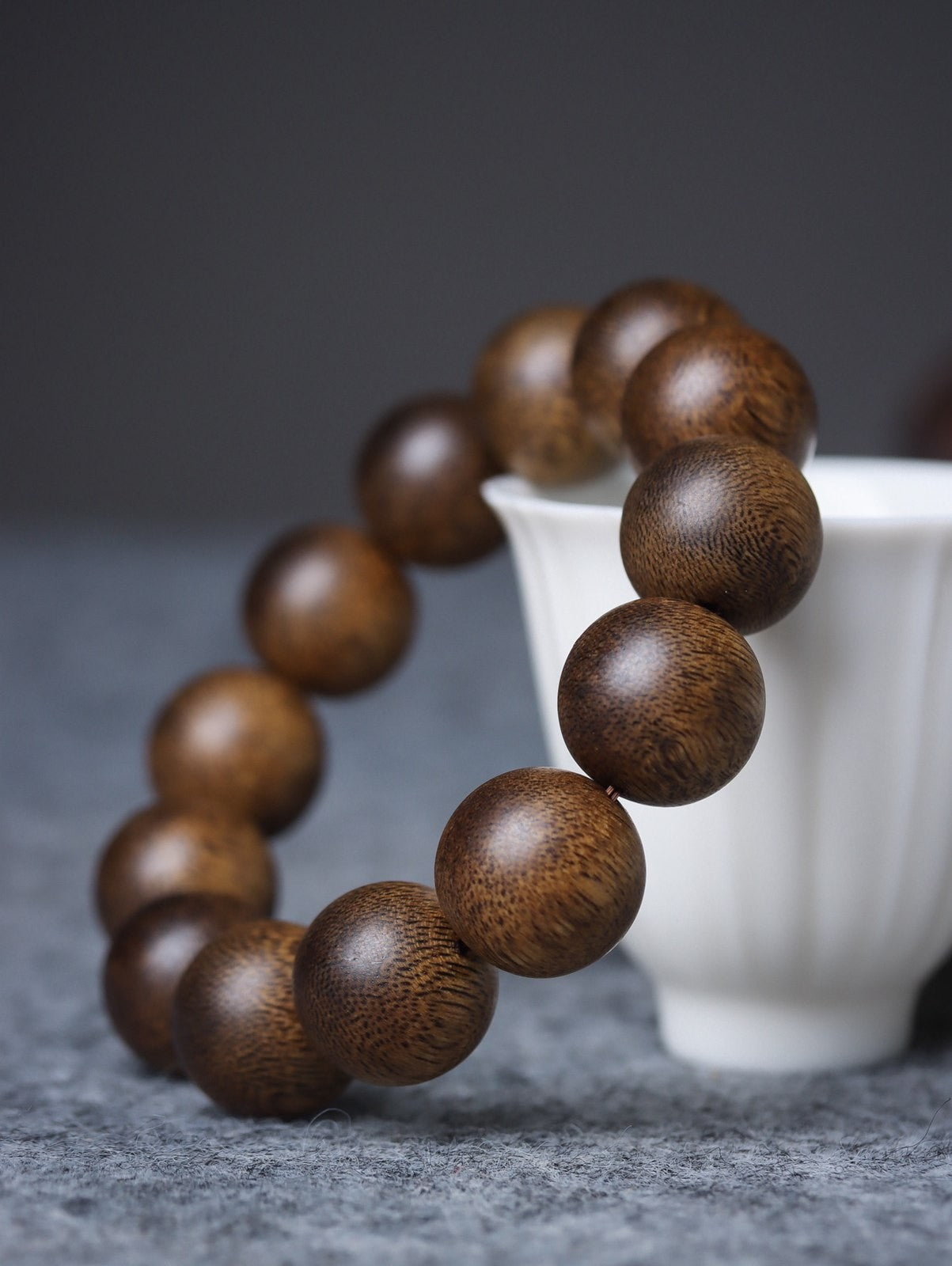 18mm Chinese Natural Eaglewood Handmade Exquisite Bracelets 31049