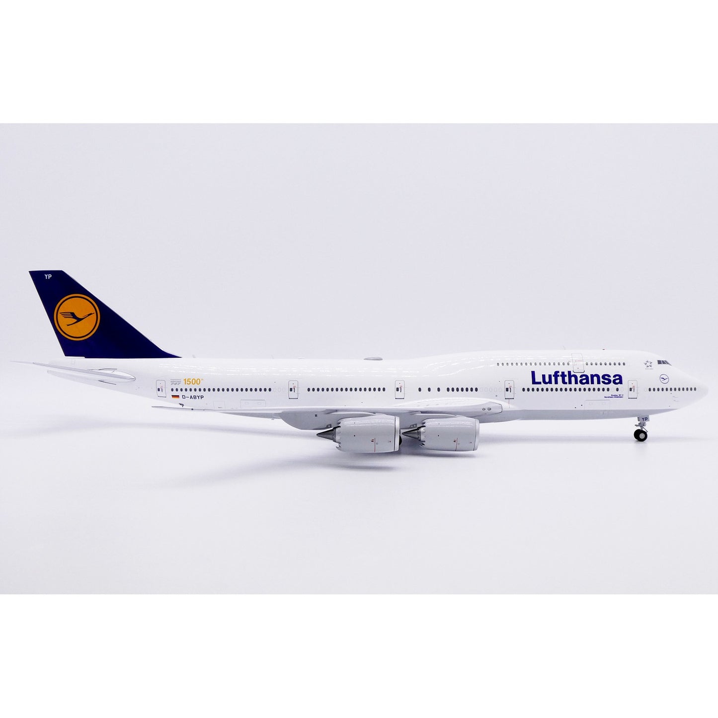 1:200 JC Wings Lufthansa Boeing 747-8 D-ABYP Airplane Diecast Aircraft Model