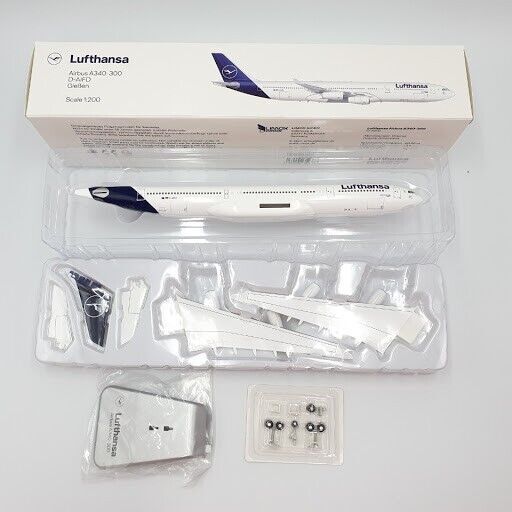 1:200 32CM Hogan Lufthansa AIRBUS A340-300 Passenger Airplane ABS Plastic Model