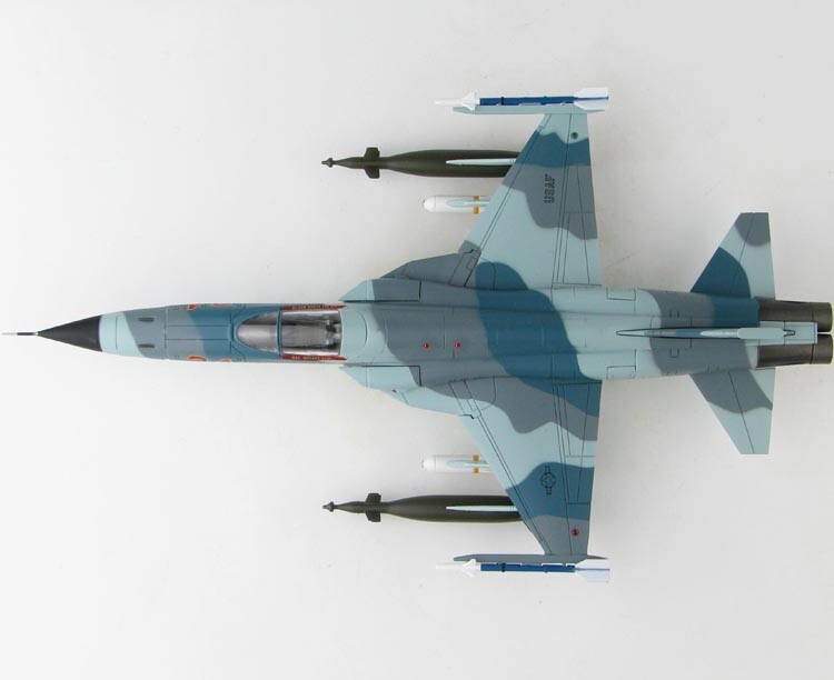 HOBBY MASTER Northrop F-5E Tiger Il Grape 1/72 diecast plane model aircraft