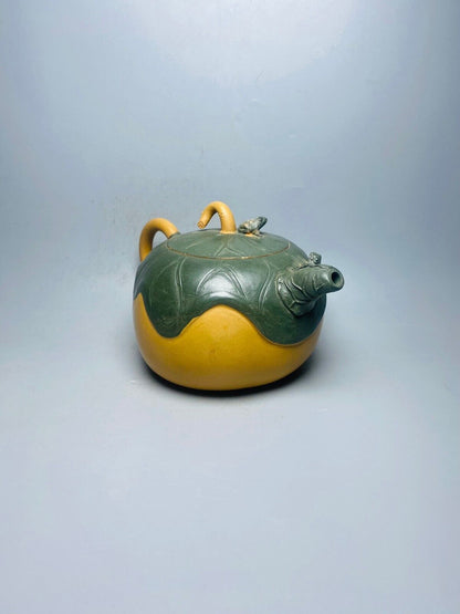 Chinese Yixing Zisha Clay Handmade Exquisite Teapot （荷叶青蛙 底款：蒋蓉）