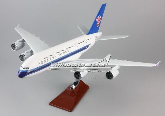 45CM 1:160 CHINA SOUTHERN AIRBUS A380 B-6136 Passenger Airplane Resin Model