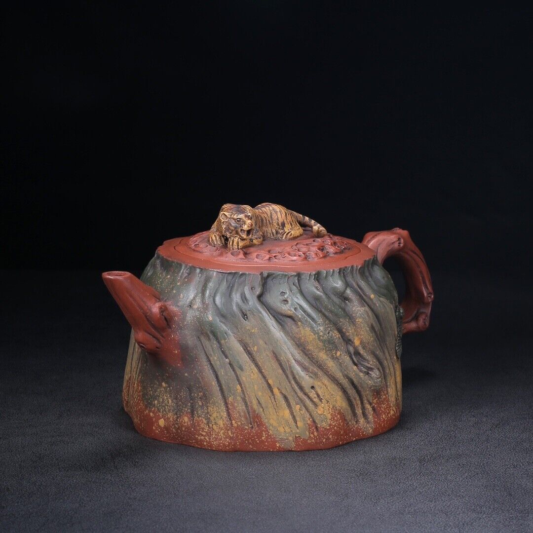 Chinese Yixing Zisha Clay Handmade Exquisite Teapo （虎虎生威 底款：蒋蓉）