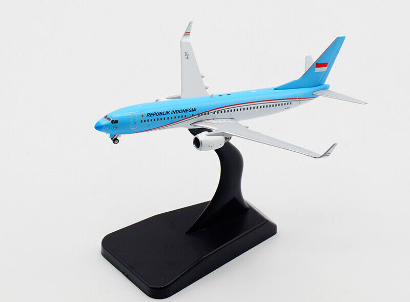 1:400 JC WINGS REPUBLIK INDONESIA BOEING 737-800 Passenger Plane Diecast Model