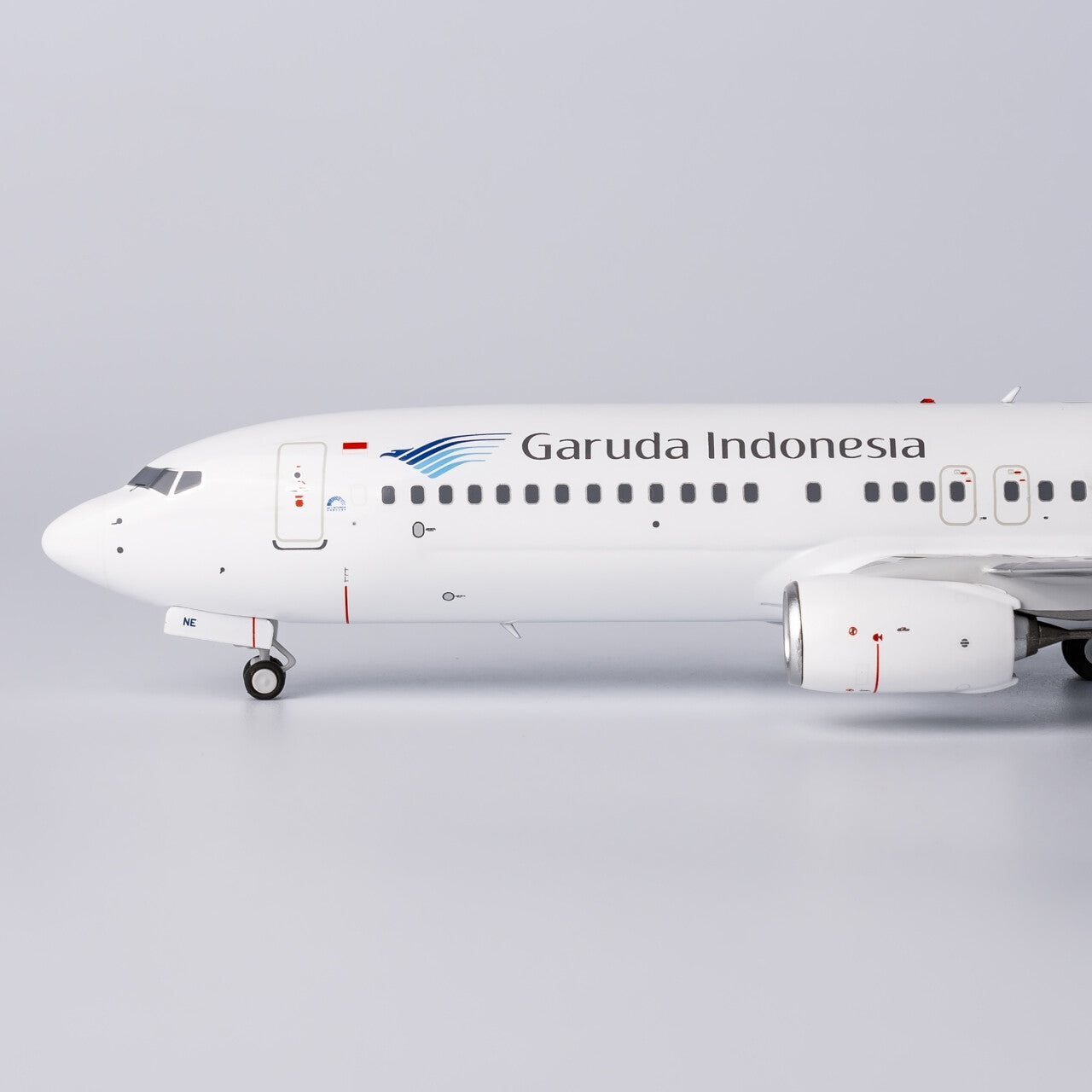 1:200 NG Models Garuda lndonesia B737-800/w Passenger Diecast Aircraft Model