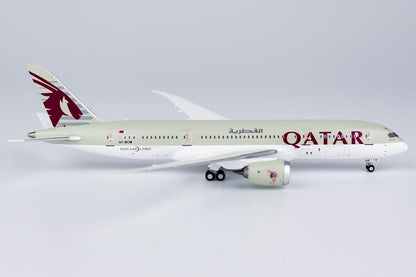 1:400 NG Model QATAR BOEING 787-8 Passenger Airplane Diecast Aircraft Model