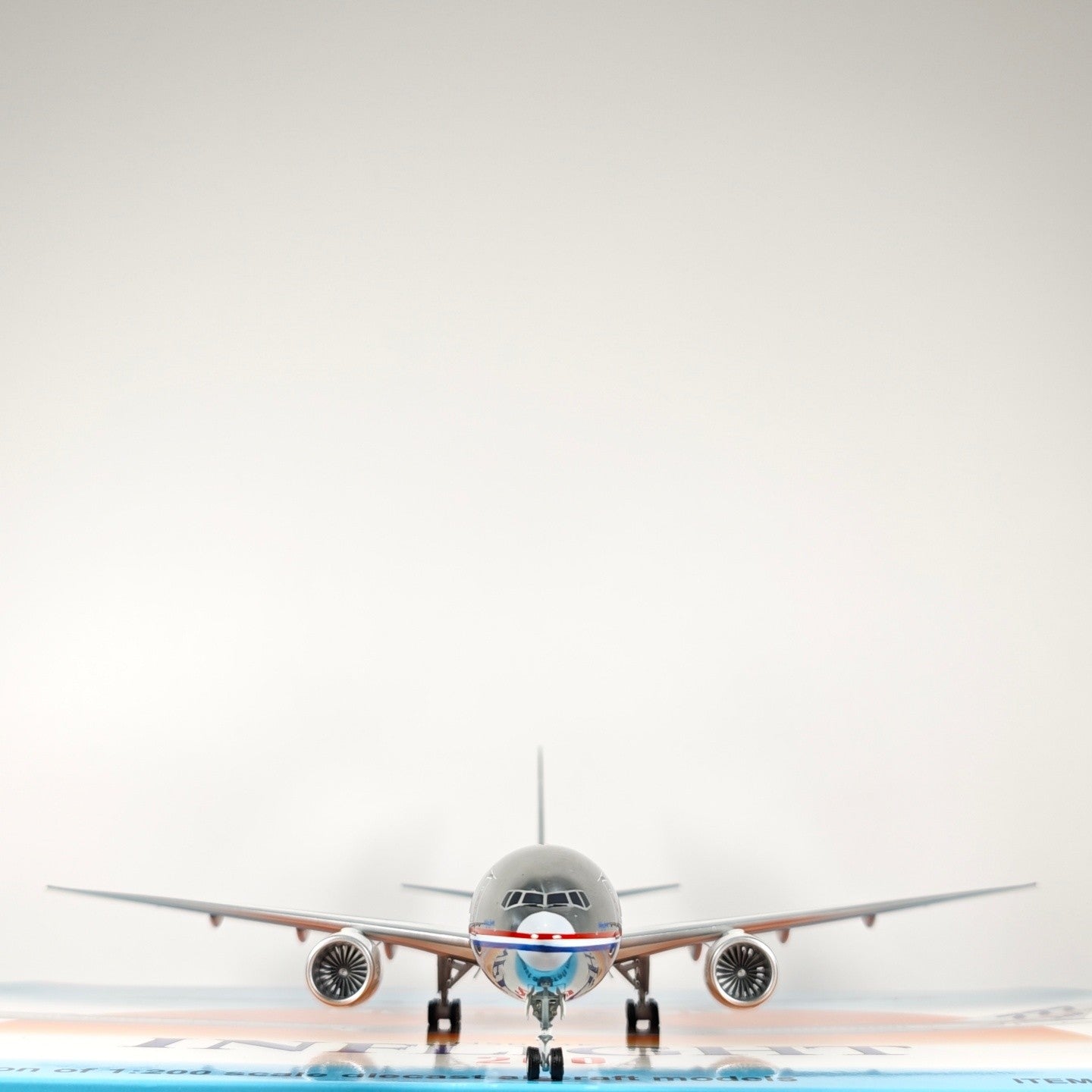 1:200 InFlight Boeing 777-300ER N5014K Passenger Airplane Diecast Plane Model