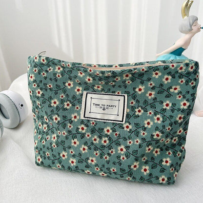 Embroidery Cosmetic Bag Clutch Bag Large Makeup Organizer Pouch 5*18*25 CM 50G