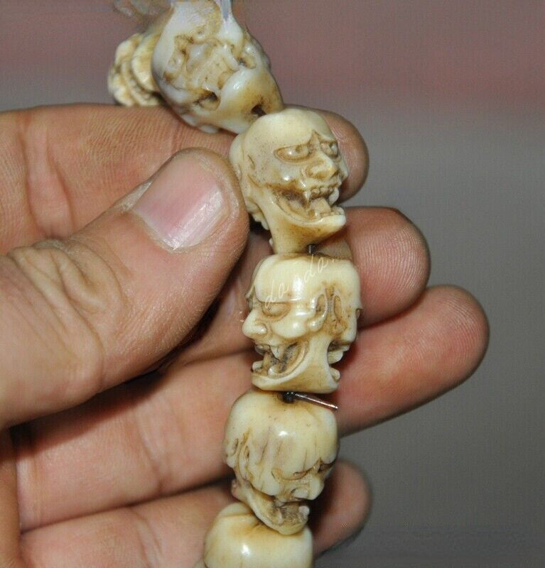 Collectible China Carved Skeleton Devil Skull -head Amulet Bracelet Hand Chain