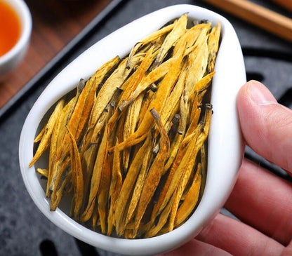 250g Golden Needle Dian Hong Black Tea Luxurious Yunnan Tea Sweet Malty Flavor