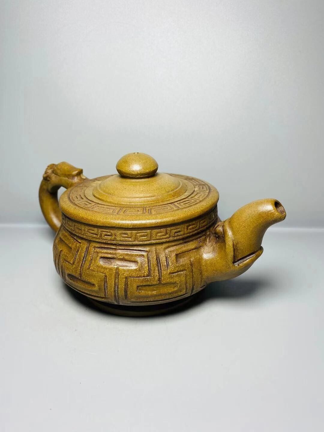 Chinese Yixing Zisha Clay Handmade Exquisite Teapot （双龙壶 底款：陈鸣远）