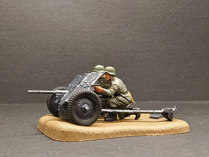 1/72 World War II German 37MM artillery+soldier model