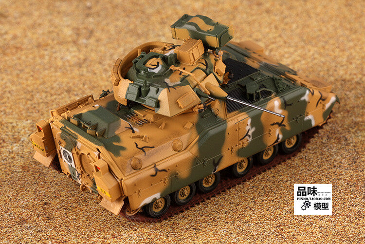1/72 US M2 Bradley Infantry Tank Model