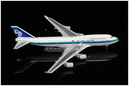 1:400 Phoenix AIR NEW ZEALAND BOEING 747-400 Passenger Airplane Diecast Model
