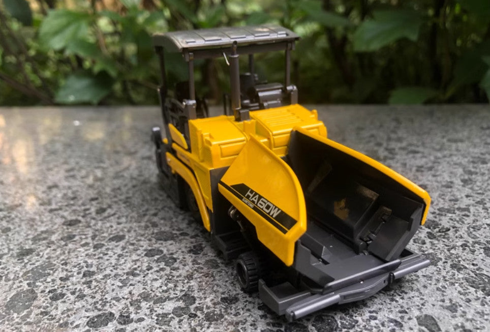 1:50 HA60W Paver Machine Spreaders Construction Machine Equipment Diecast Model