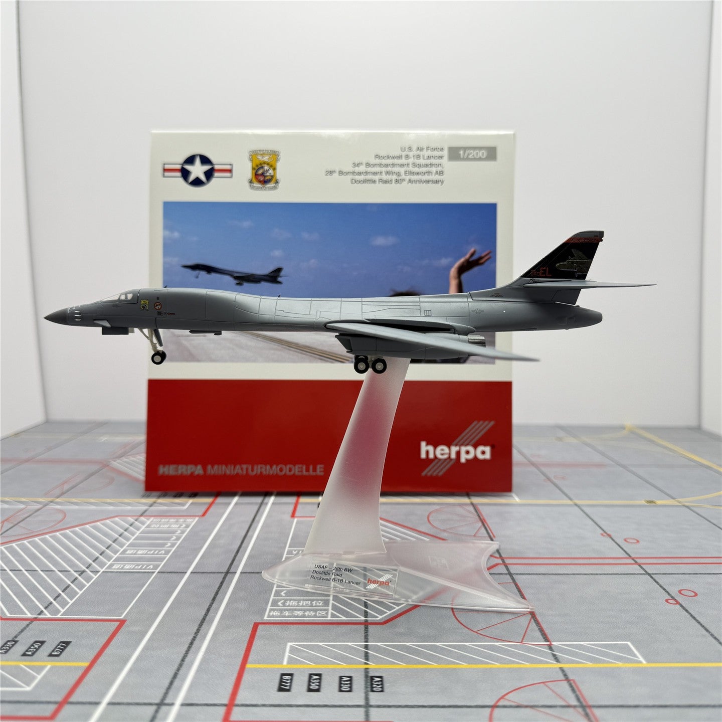 1:200 Herpa U.S. Air Force Rockwell B - 1B Lancer Fighert Plane Diecast Model