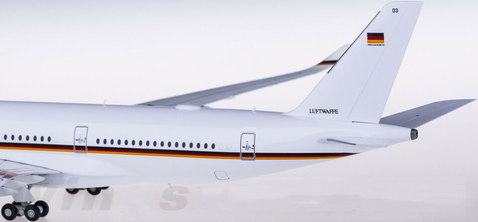 1:200 34CM Herpa Luftwaffe AIRBUS A350-900 Passenger Airplane ABS Plastic Model