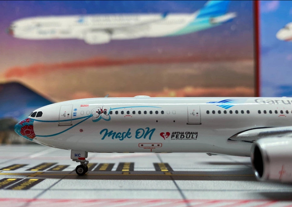 1:400 Phoenix Garuda Indonesia AIRBUS A330-300 Passenger Airplane Diecast Model