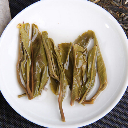 Haiwan Old Comrade Liangyuan Cake 400g Yunnan Pu'er Tea Liangpin Series