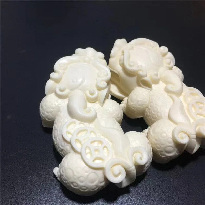Resin Guanyin Home Office Car Buddhist Feng Shui Car Interior Decoration Sets