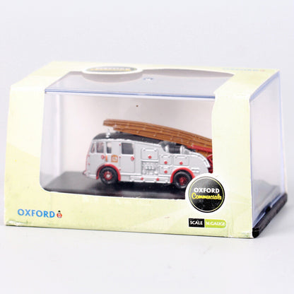 Oxford Dennis F12 fire engine - Bradford Fire Service 003 1/150 Diecast Model