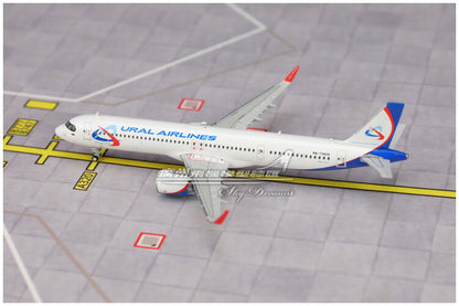 1:400 GeminiJets URAL AIRLINES BOEING A321neo Airplane Diecast Aircraft Model