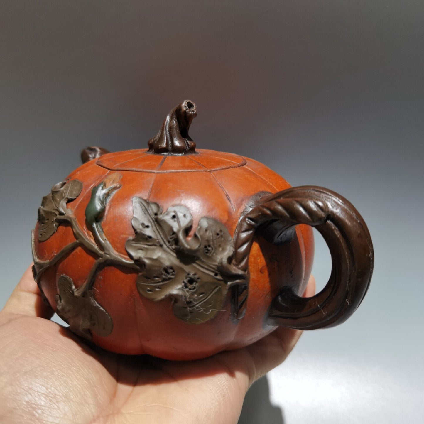 Chinese Yixing Zisha Clay Handmade Exquisite Teapot （金瓜壶 底款：蒋蓉 )