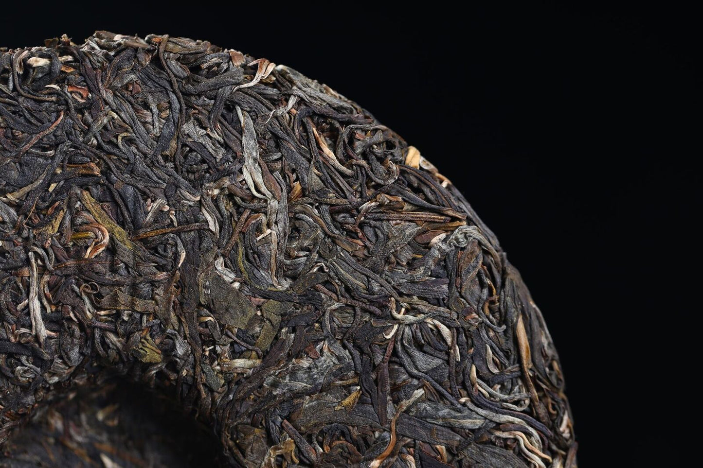 357g Yunnan Pu-erh Tea Yiwu Mint Ho-Tang Ming Qian Raw Tea Seven Seed Cake