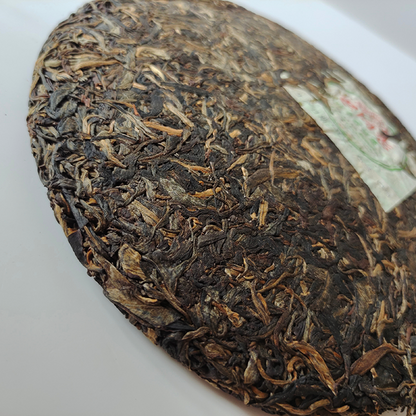 2007 Haiwan lao tong zhi 7038 Early Spring Yinhao Pu-erh Pu'er Raw Cake Tea 400g