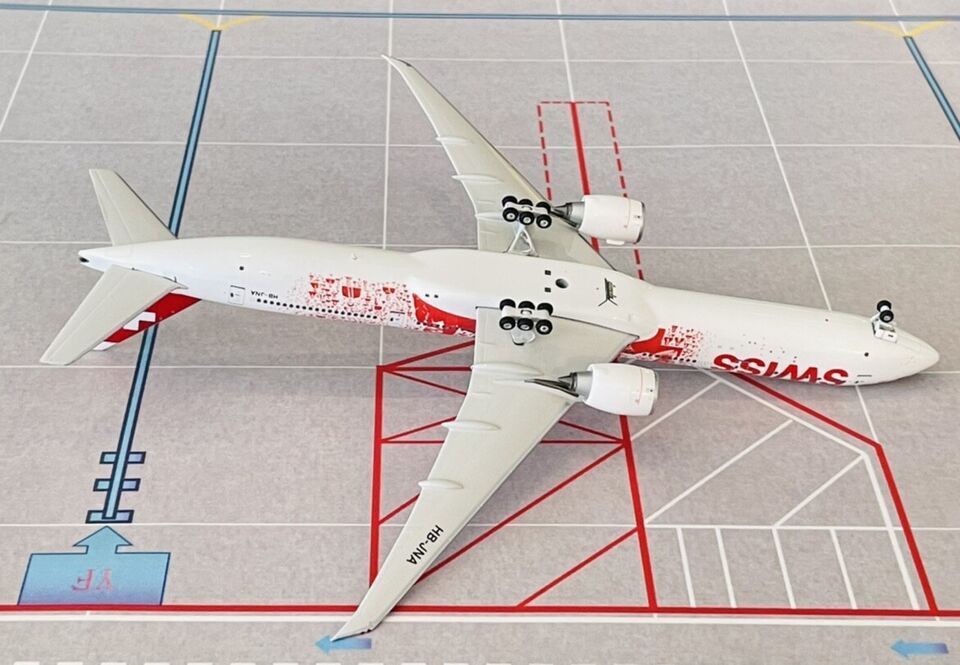 1:400 Phoenix SWISS BOEING 777-300ER Passenger Aircraft Diecast Airplane Model