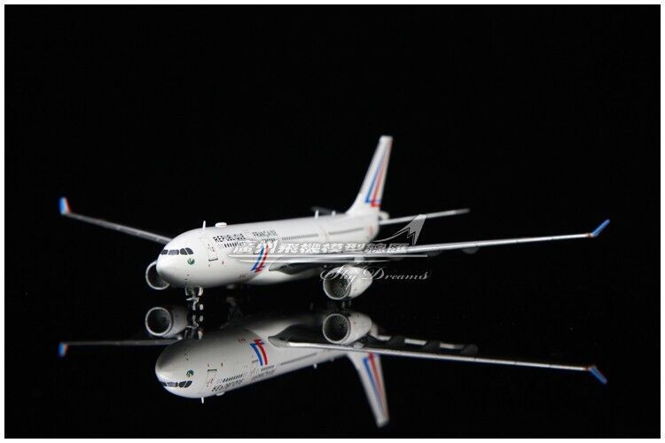 1:400 JC Wings France Air Force AIRBUS A330-200 Passenger Airplane Diecast Model