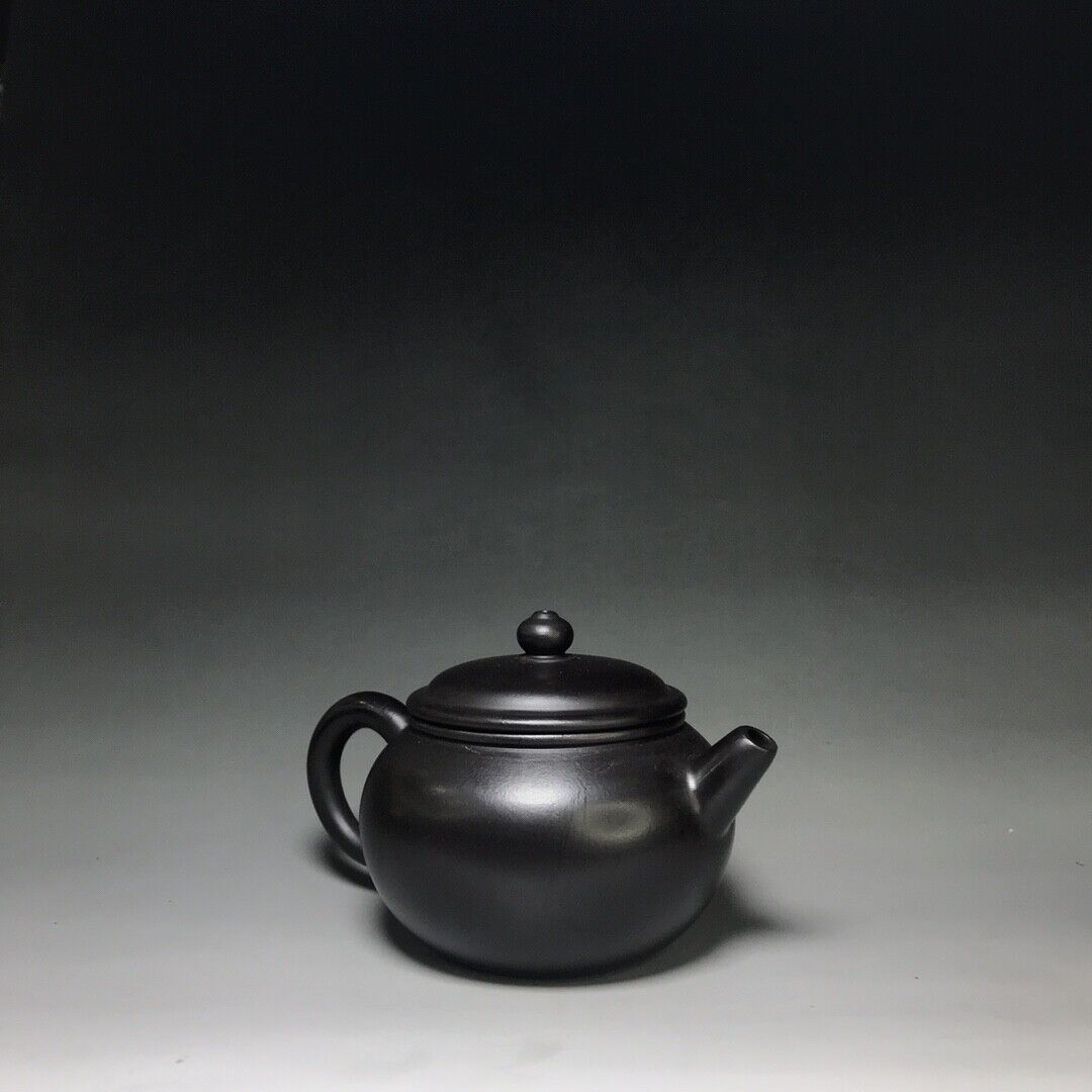 Chinese Yixing Zisha Clay Handmade Exquisite Teapot（乳鼎小壶 底款：燕萍）