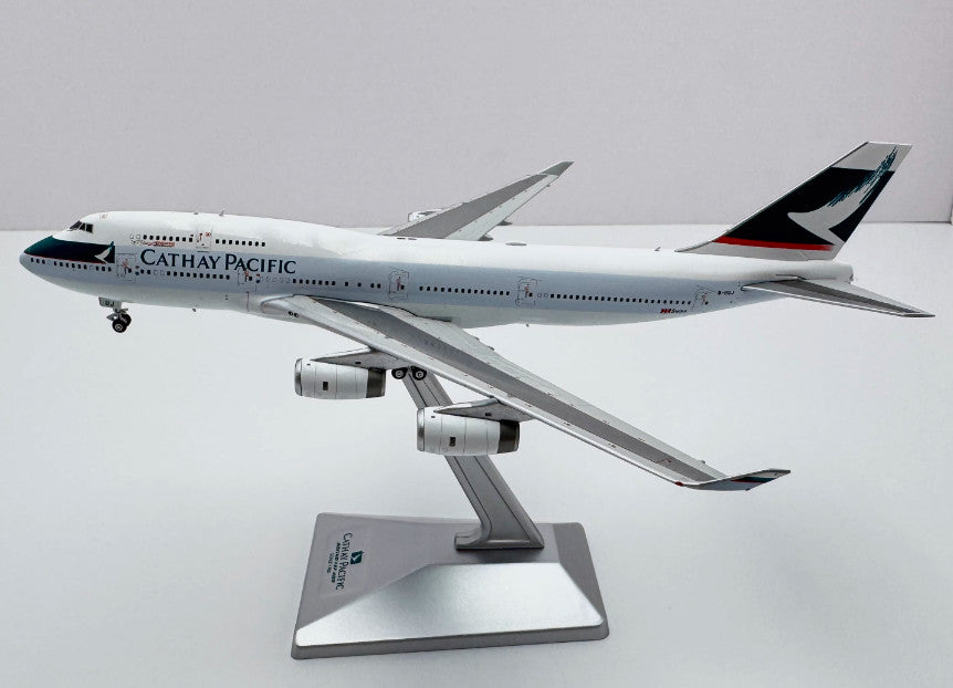 1:400 YY Wings CATHAY PACIFIC BOEING 747-400 Passenger Airplane Diecast Model