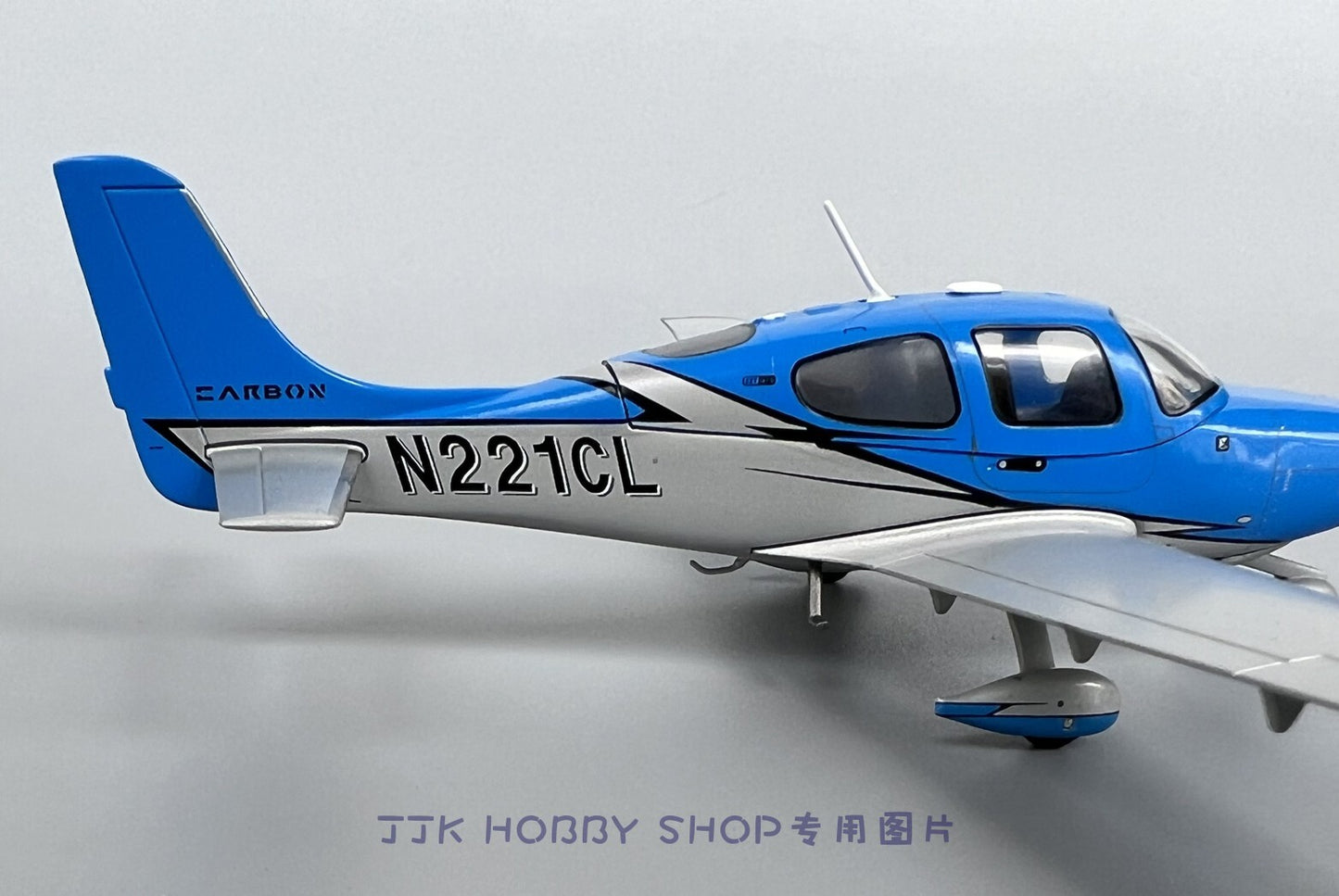 1:72 Geminijets Cirrus SR22T G6 GTS Carbon Passenger Airplane Diecast Model