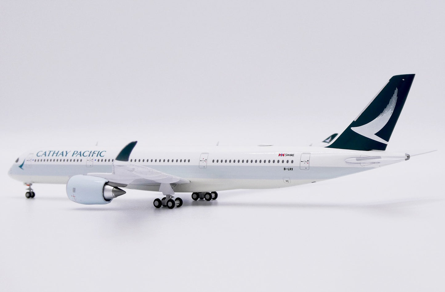 1:400 JC Wings Cathay Pacific Airbus A350-900XWB Airplane Diecast Plane Model
