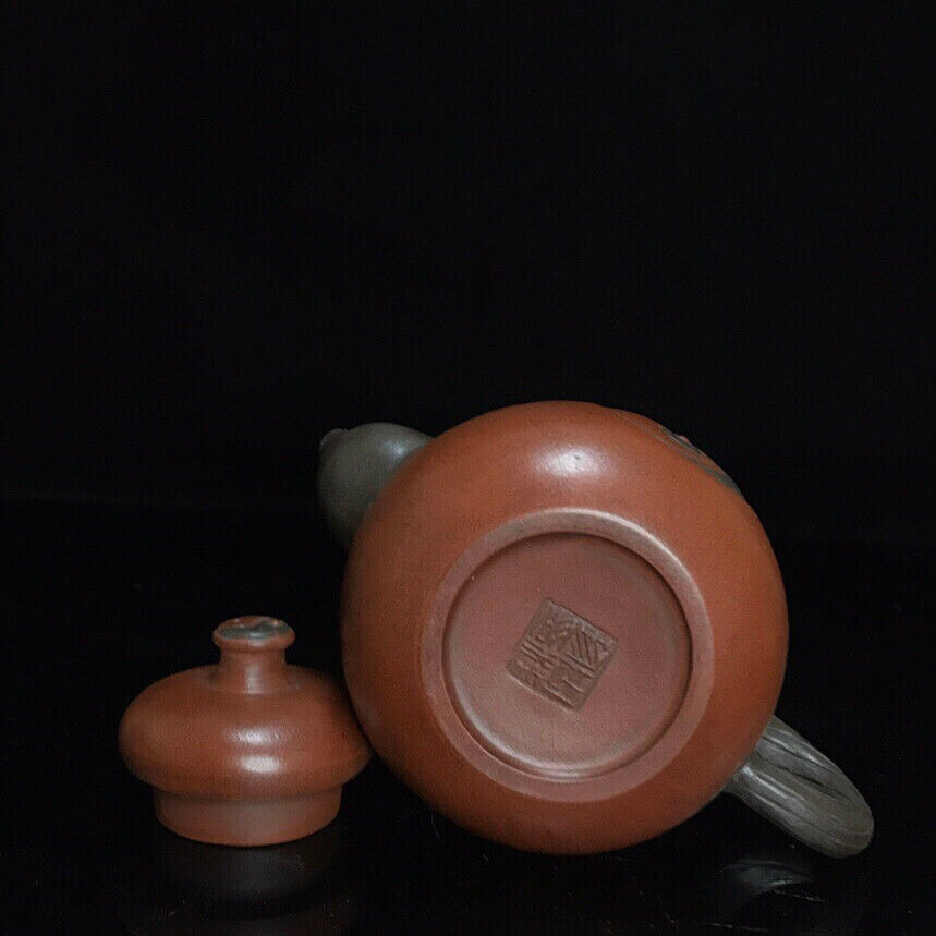 Chinese Yixing Zisha Clay Handmade Exquisite Teapot（葫芦 底款：如图）