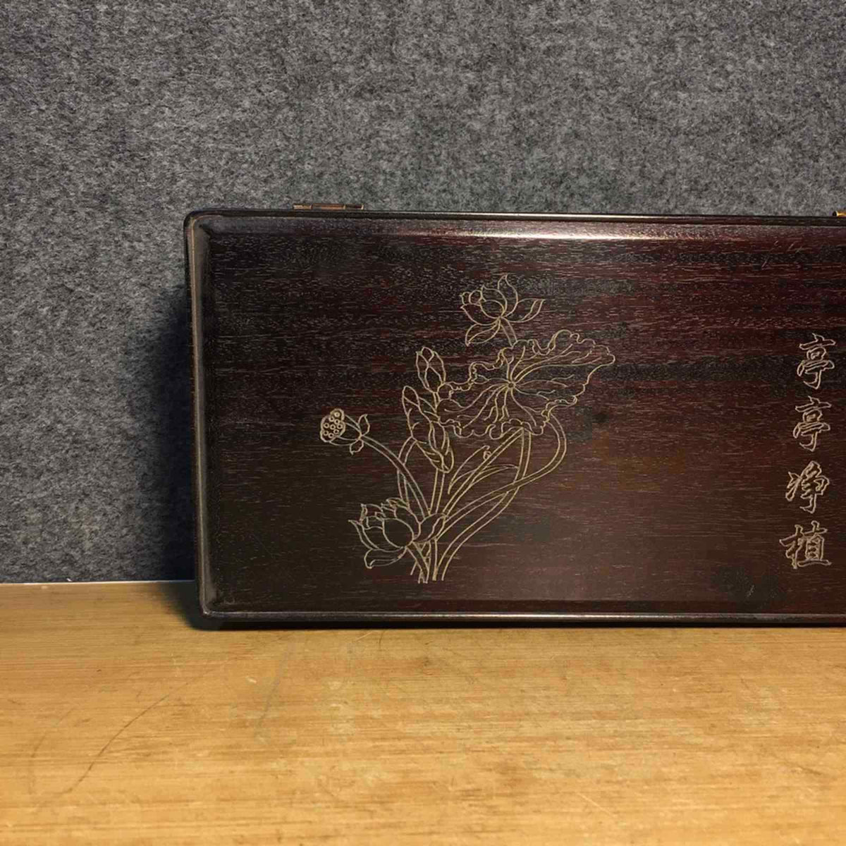 Chinese Natural Red Sandalwood Hand-carved Lotus Pattern Storage Box