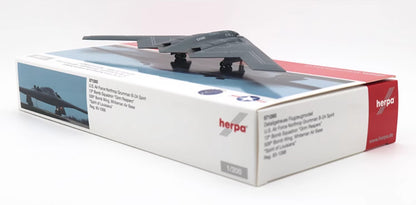 1:200 Herpa USAF Nothrop Grumman B-2A Spirit of America Bomber Diecast Model