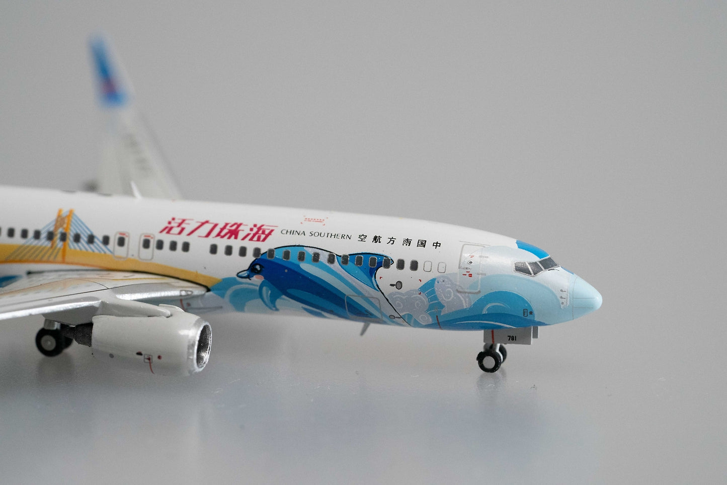 1:400 JC Wings CHINA SOUTHERN Boeing 737-800 Airplane Diecast Aicraft Model