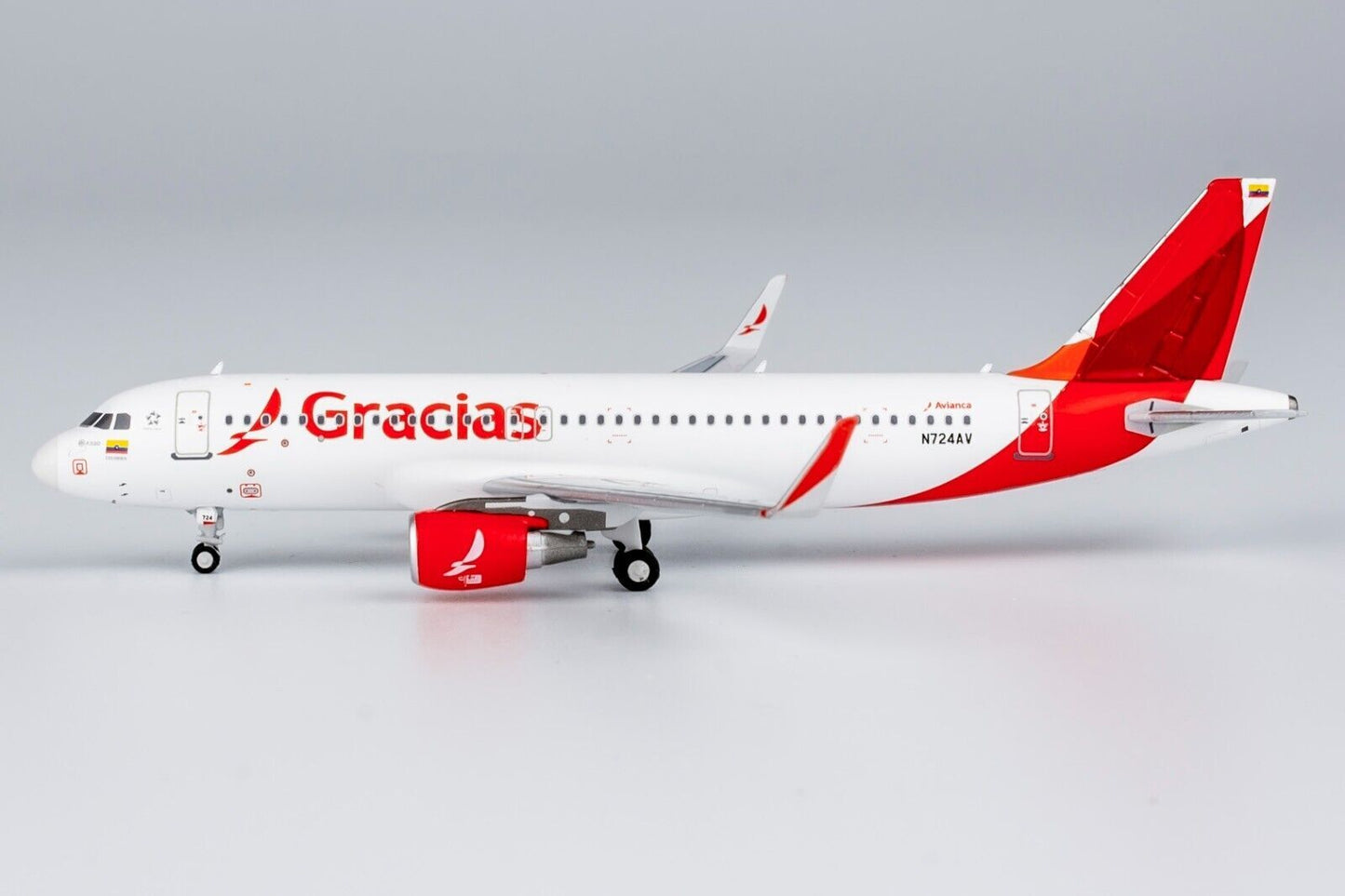 1:400 NG Model Avianc AIRBUS A320 Passenger Aircraft Diecast Airplane Model