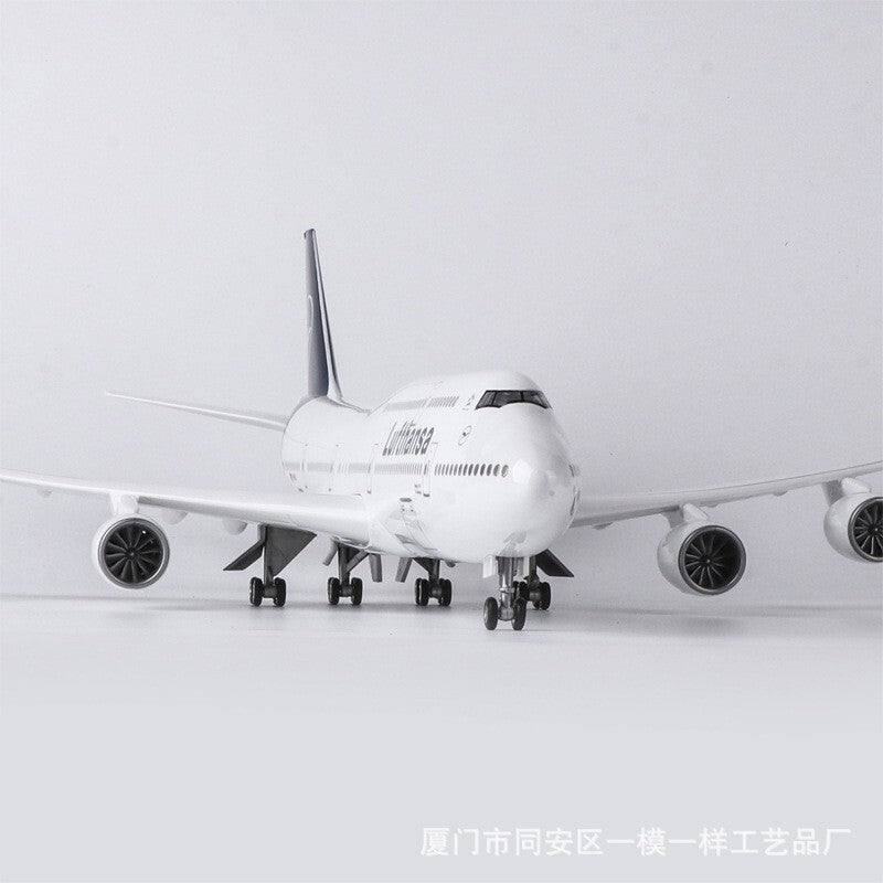 1/160 Germany Airlines 747-8 Aircraft Model Airplanes Without Light Toy Ornament