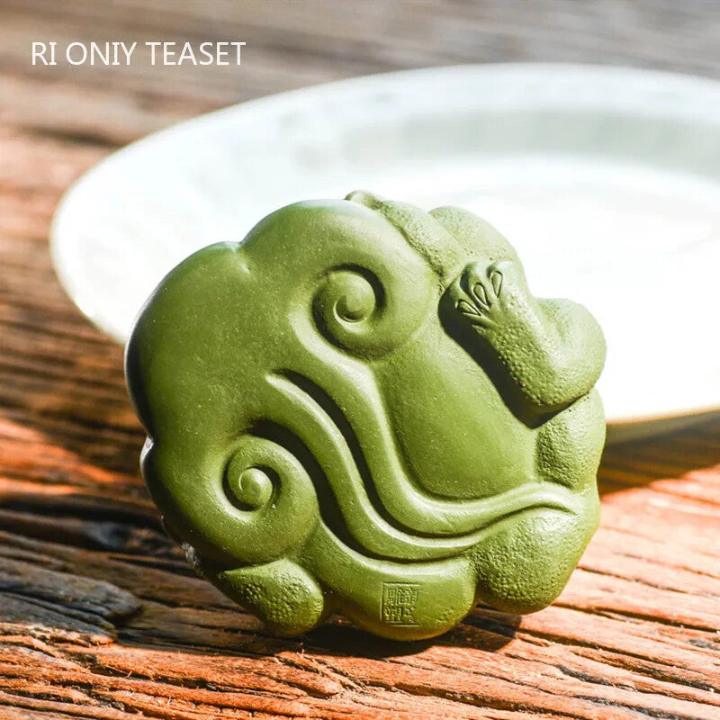 Yixing Purple Clay Tea Pet Lucky Golden Toad Ornaments Raw Ore Green Clay