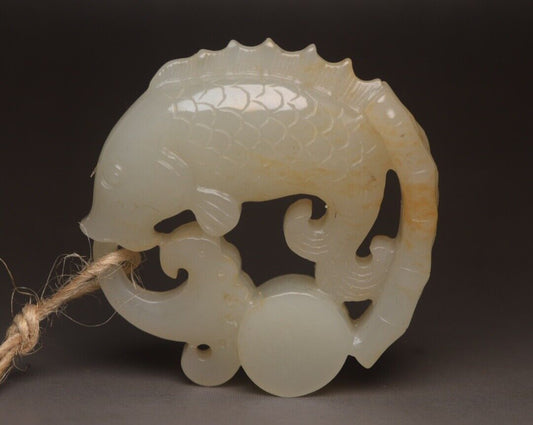 Chinese Natural Hetian Jade Carved Exquisite Fish Statue Lucky Gift Pendant Rare