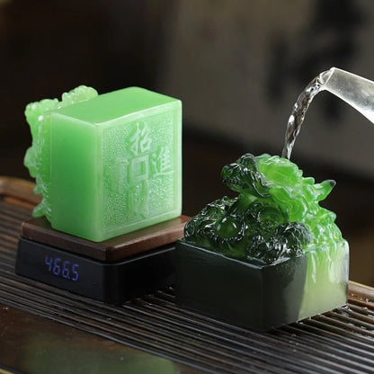 Chinese Resin Color Changing Tea Pet Dragon Imperial Seal Feng Shui Ornament
