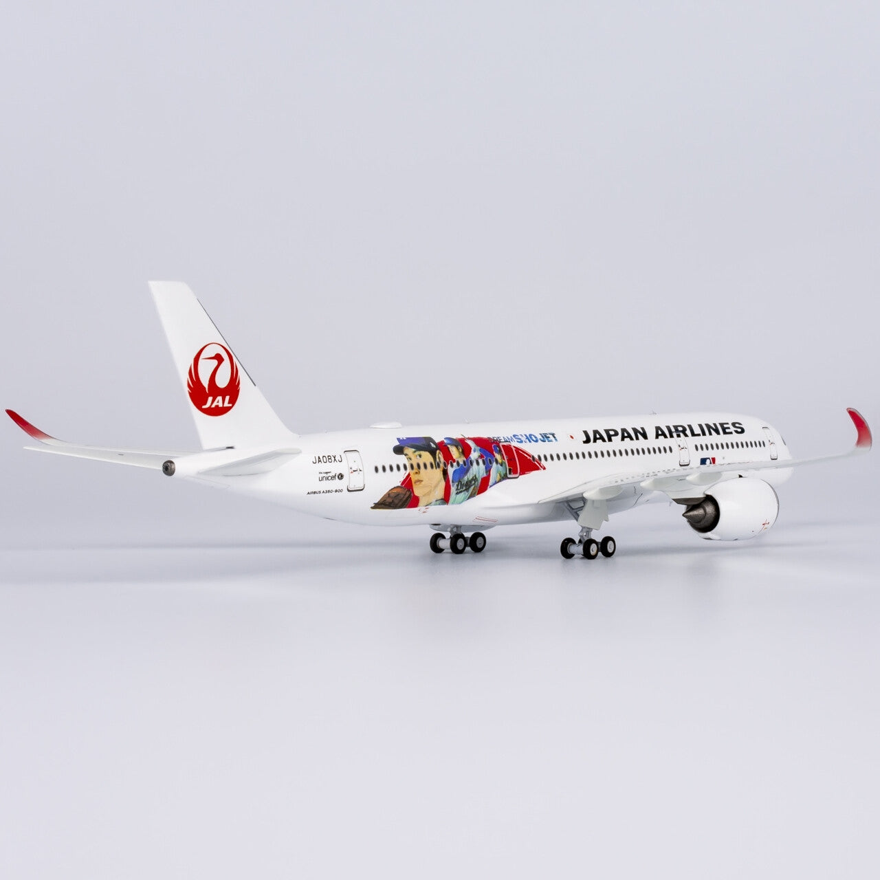 1:400 NGmodels Japan Airlines Airbus A350-900 Passenger Airplane Diecast Model