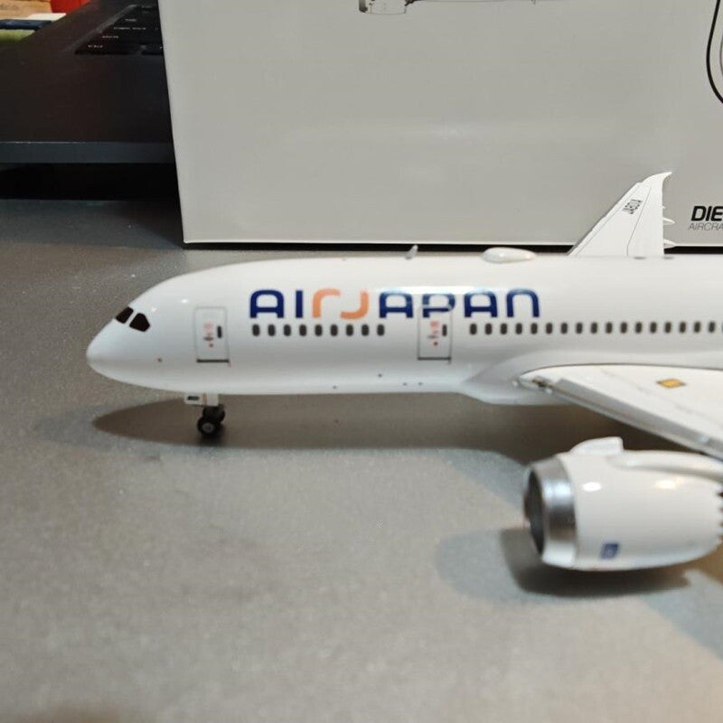 1:400 JC Wings Air Japan Boeing 787-8 JA784A Passenger Airplane Diecast Model