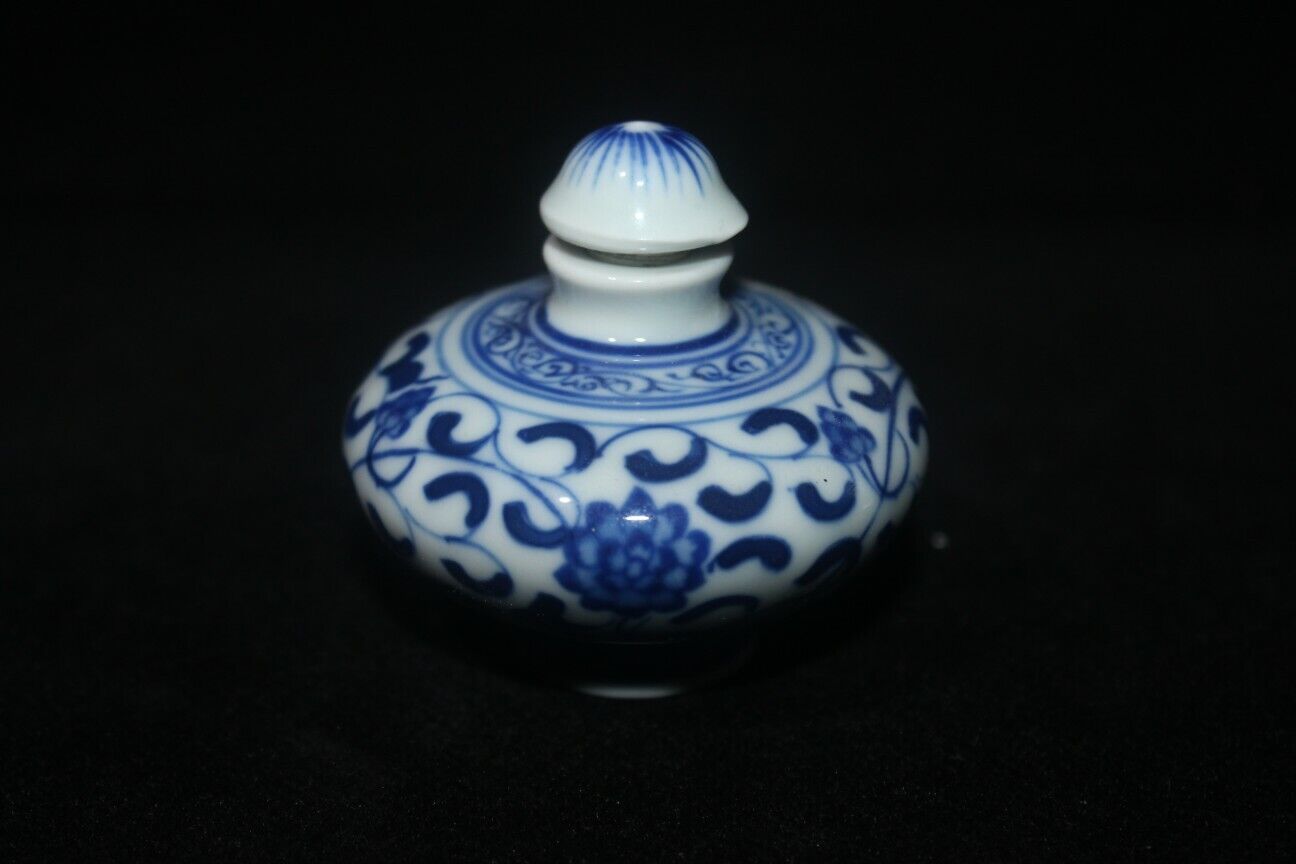 chinese porcelain blue and white porcelain snuff bottle small mini pot peking