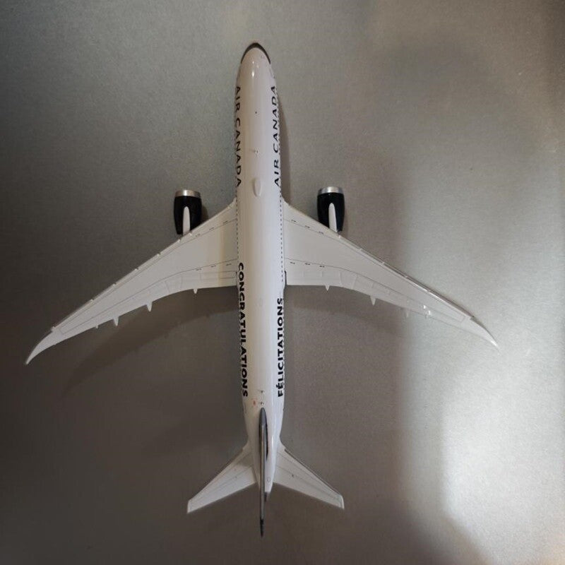 1:400 JC Wings Air Canada Boeing 787-9 Airplane Diecast Aircraft Model