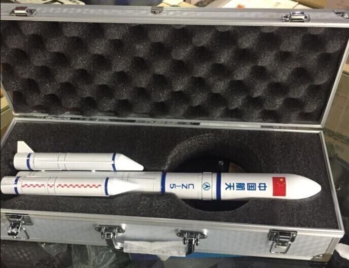 1:150 45CM China Long March CZ-5 Carrier Rocket Diecast Aerospace Model